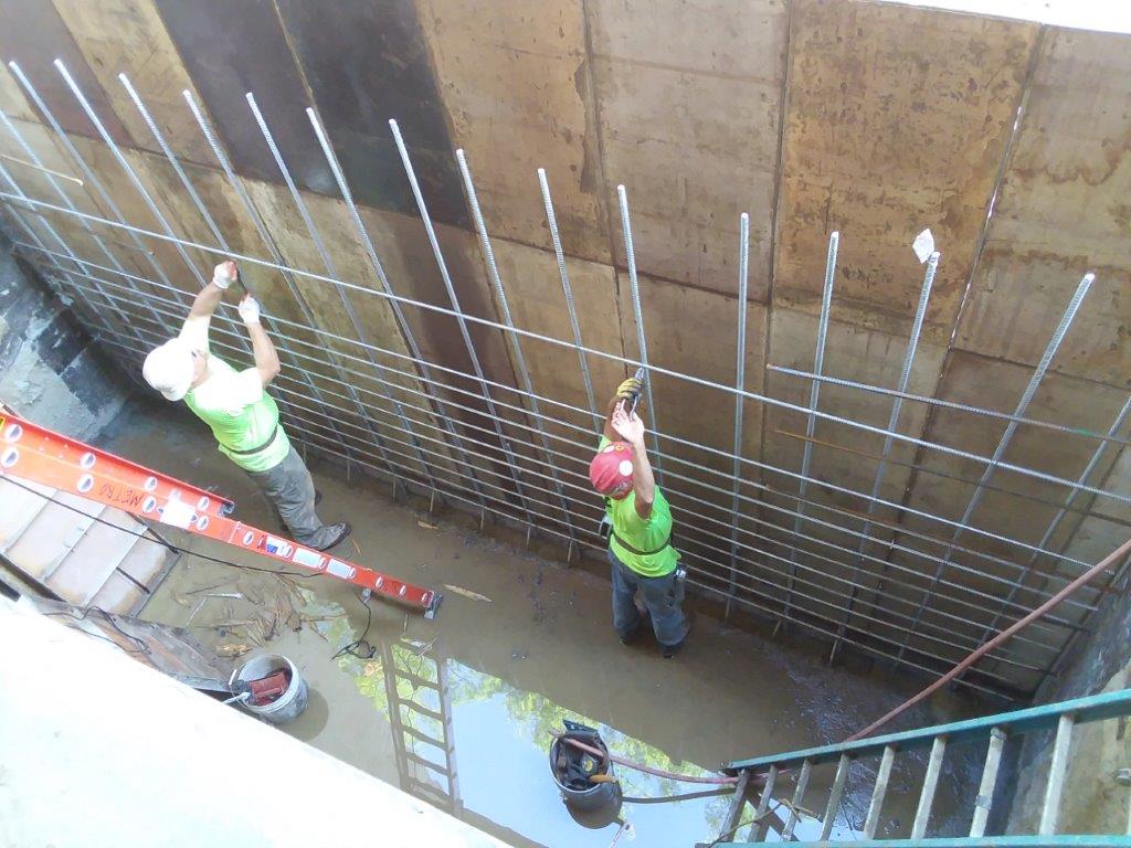 Tying rebar for concrete