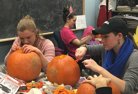 pumpkin carving d