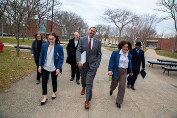 Honors students lead Chancellor King on campus tour