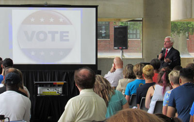 Mike Igoe lectures on Constitution Day