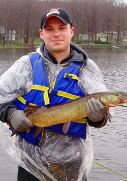 Image of Scott Sullivan in Aquatic Biology class