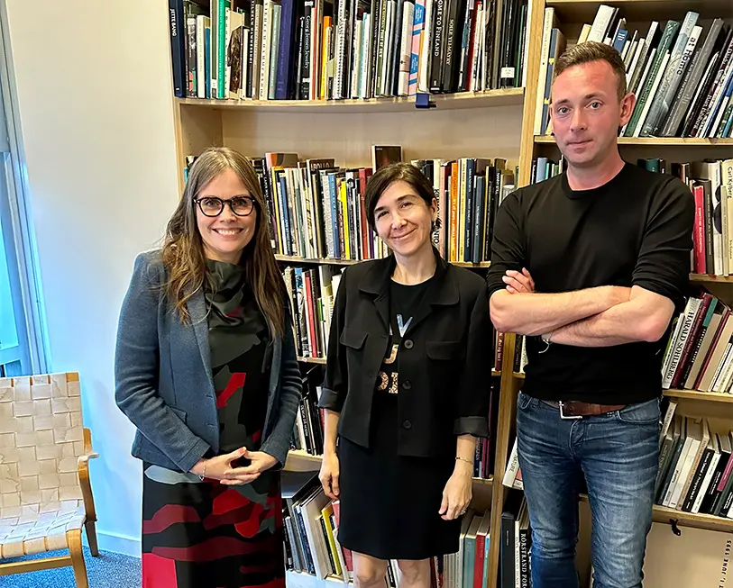 Dr. Ici Vanwesenbeeck, with author Ragnar Jónasson (right) and Iceland Prime Minister Katrín Jakobsdóttir (left).