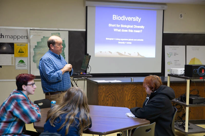 Dr. Michael Jabot in the classroom, Honors program, STEM, Molecular Genetics major, Biology major, Biochemistry major, Chemistry major, Adolescence Education major, Physics major, Math major