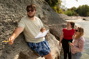 students studying lake shore shale strata