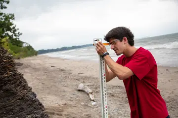 Fredonia students in a class on the shores of Lake Erie, Earth science major, earth sciences degree, degree in earth science, earth science degree.