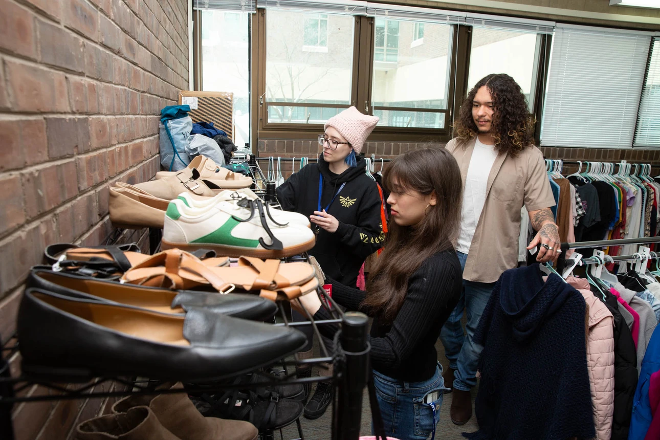 Students in the thrift room