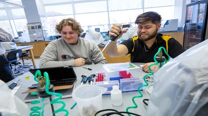 Fredonia students working in the genetics lab