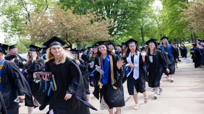 Fredonia students begin the march into Steele Hall 