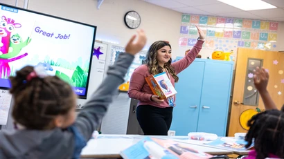 A SUNY Fredonia senior in their student teaching placement within an elementary school.