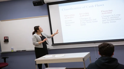 Fredonia students in a finance class. Many students major in finance as part of earning a business degree in the school of business