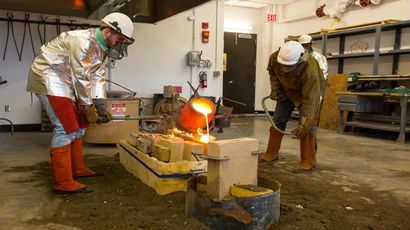 foundry pour, sculpture program, sculpture major, major in sculpture