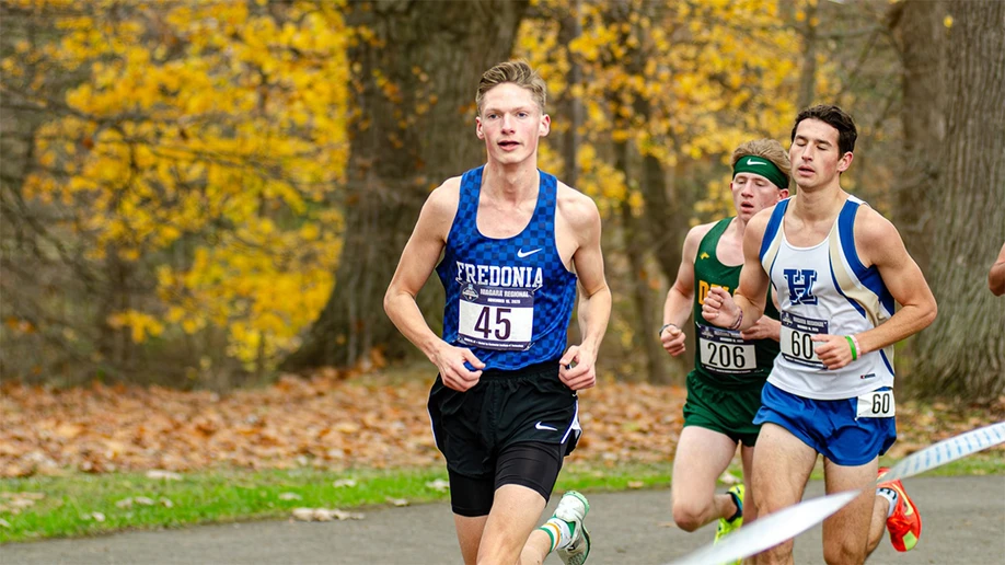 Stephen Hallberg running with others