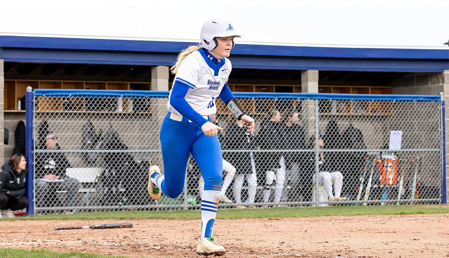 softball player running