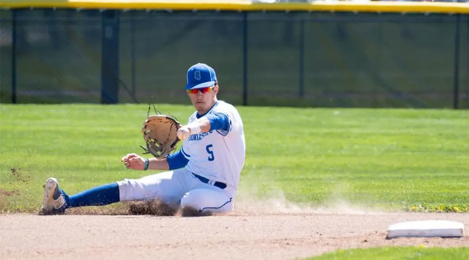 A.J. Roach catching ball
