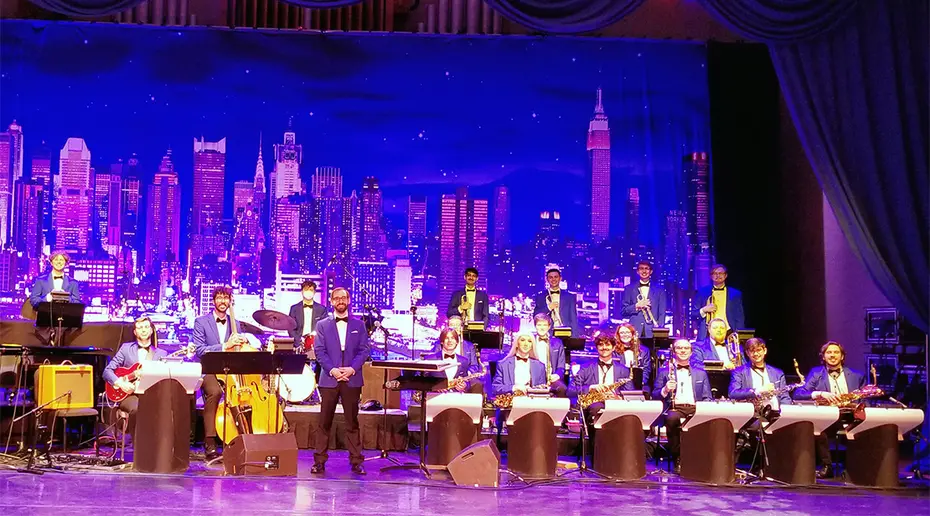 Dr. Nick Weiser and orchestra on stage
