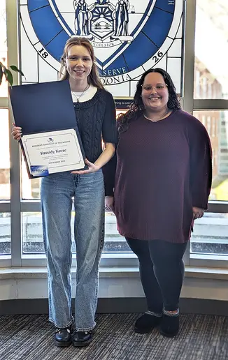 Kassidy Kovac (left), with Alumni Hall Residence Director Kayla Makosiej.