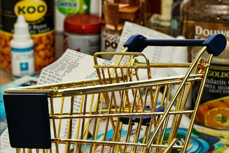 photo of grocery shopping cart