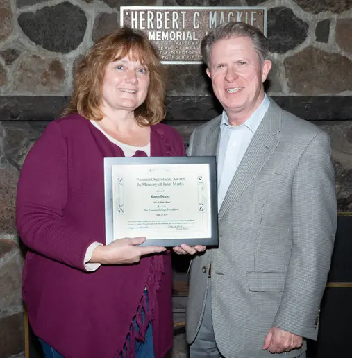Karen Begier with Vice President for Advancement, Engagement and Economic Development Kevin Kearns at the 2018 fall secretarial/