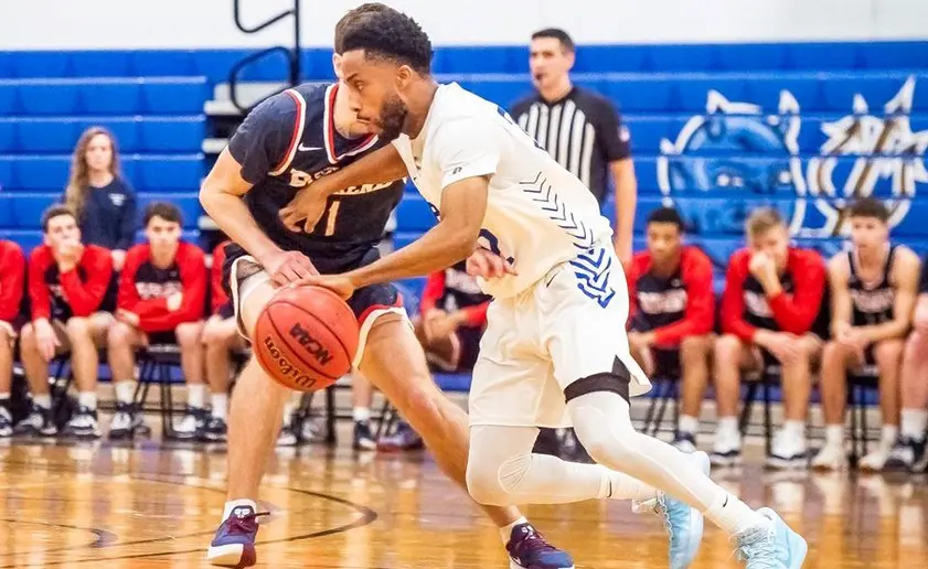 basketball player Tyler Roberts