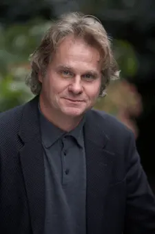 Wade-Davis_headshot-by-Mark-Thiessen-for-web