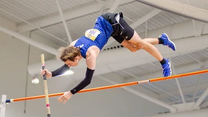 Noah Snyder pole vaulting
