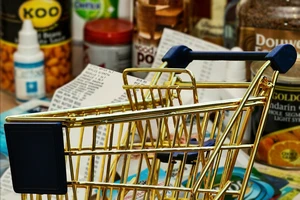 photo of grocery shopping cart