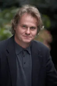 Wade-Davis_headshot-by-Mark-Thiessen-for-web